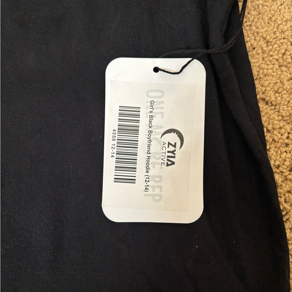 Black pull over - Picture 3 of 3